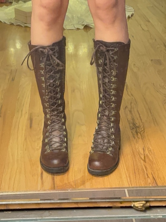 Frye Shoes - Black Label Frye Dark Brown Knee-High Lace-Up Boots amazing condition RARE